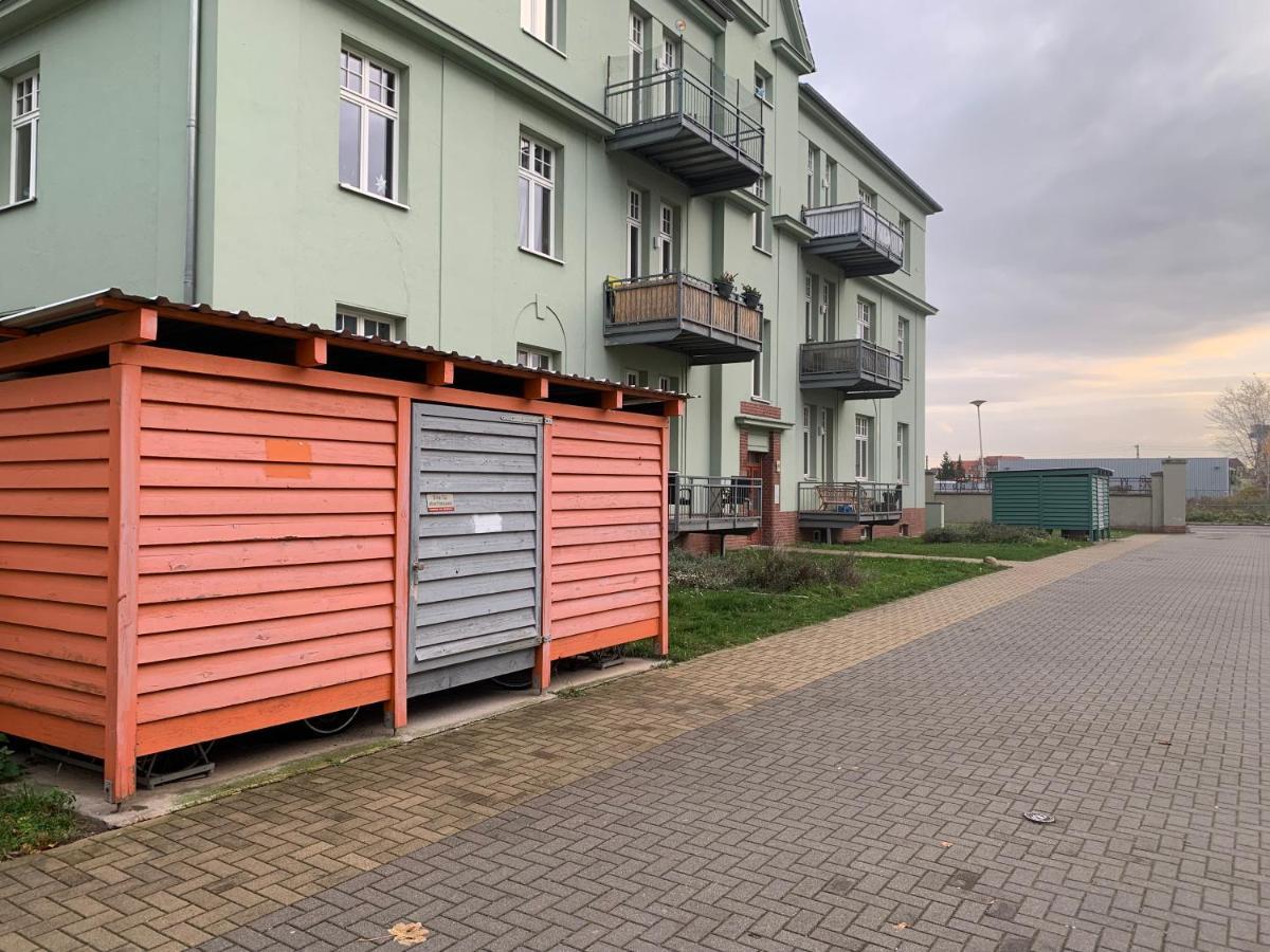 Ruhig - Privatparkplatz - Barrierearm Quiet - Private Car Park - Low Barrier Magdeburgo Exterior foto