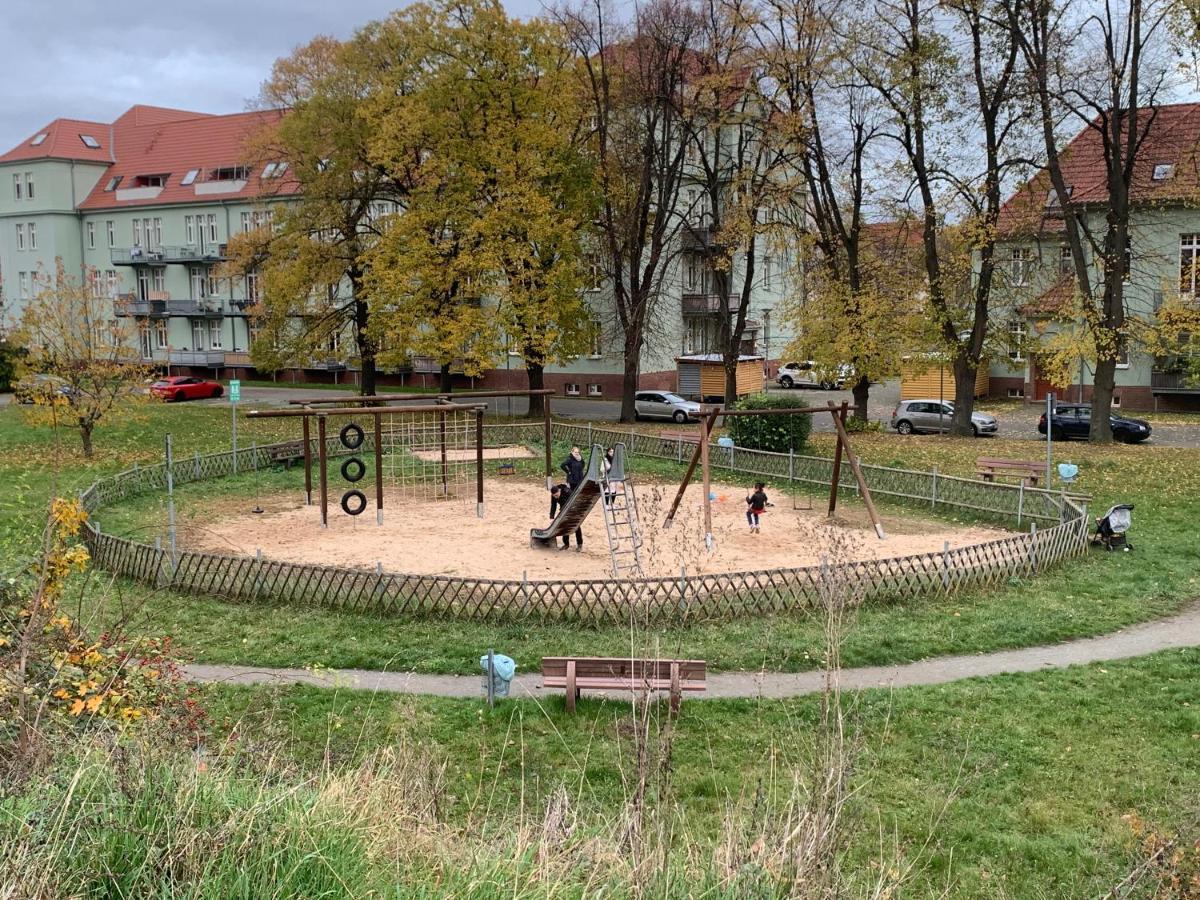 Ruhig - Privatparkplatz - Barrierearm Quiet - Private Car Park - Low Barrier Magdeburgo Exterior foto